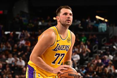 팀버울브스 vs. 레이커스 선발 라인업: Doncic vs. Edwards, Ayton PK Gobert